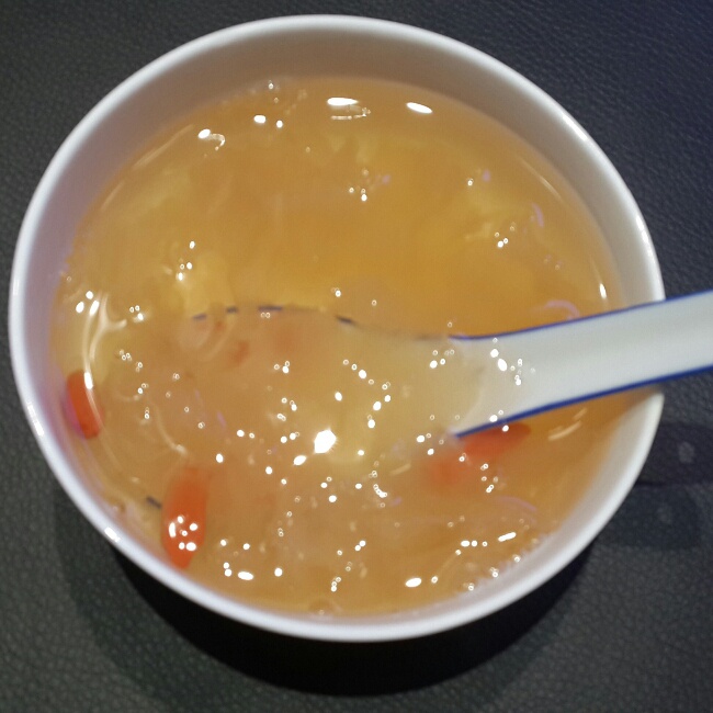 桂圆红枣银耳汤