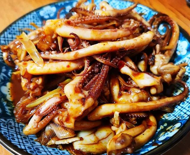 辣炒鱿鱼须的做法