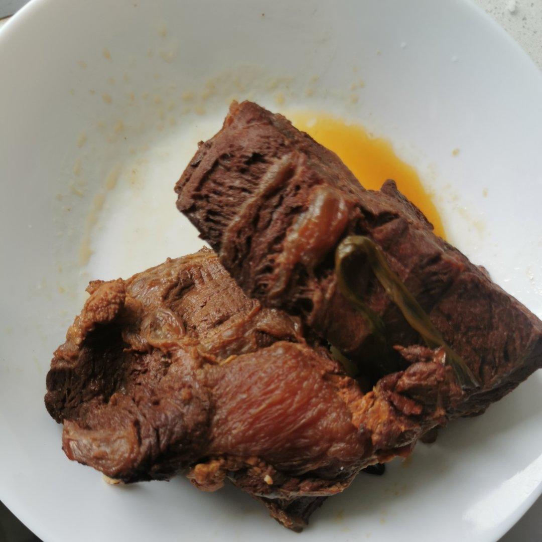 卤牛肉