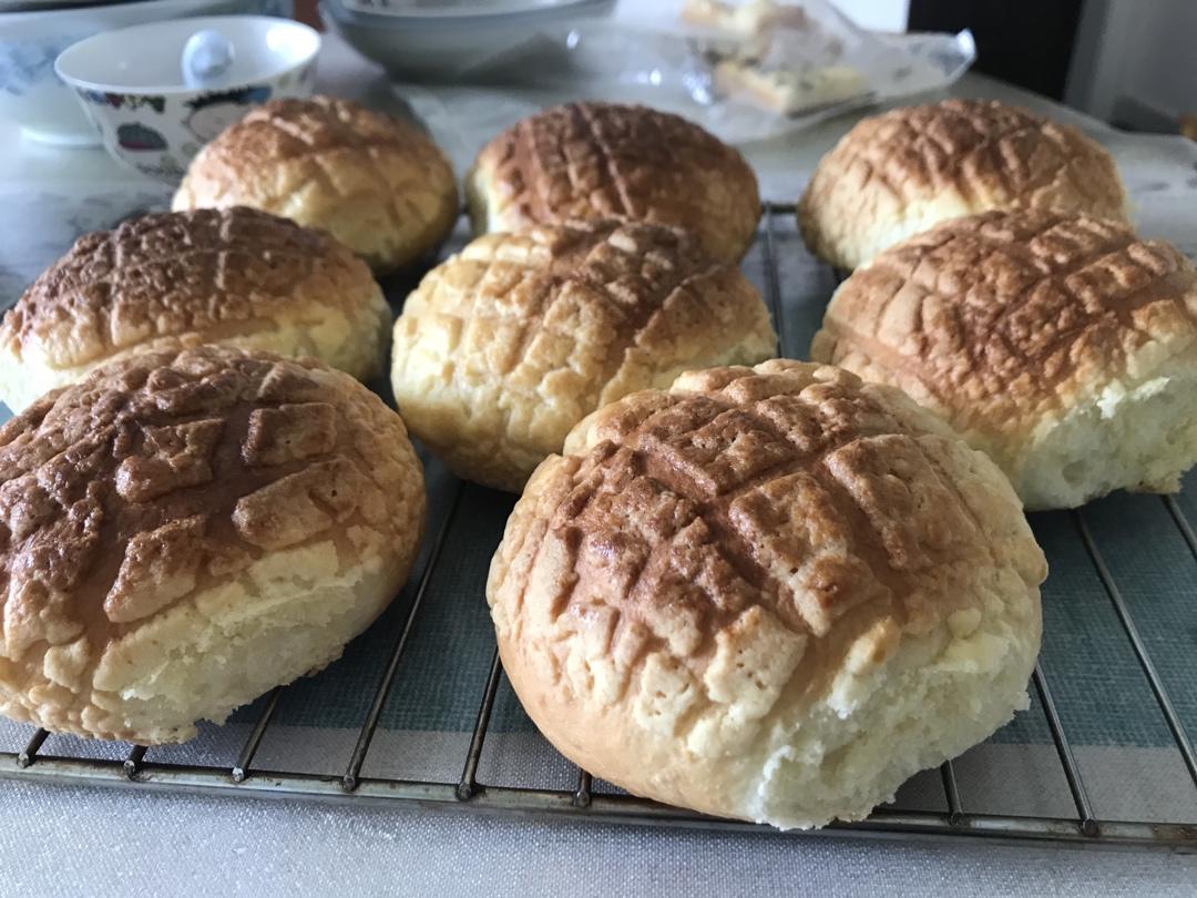 好吃到炸裂的港式菠萝包（附带制作酥皮的小视频）