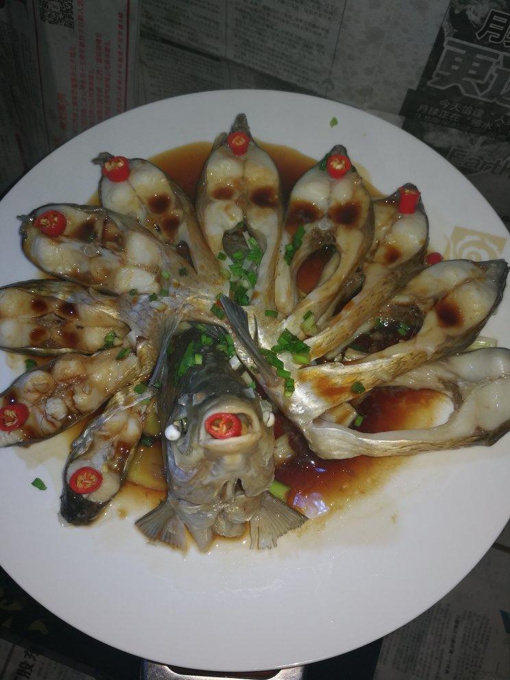 孔雀开屏清蒸鱼