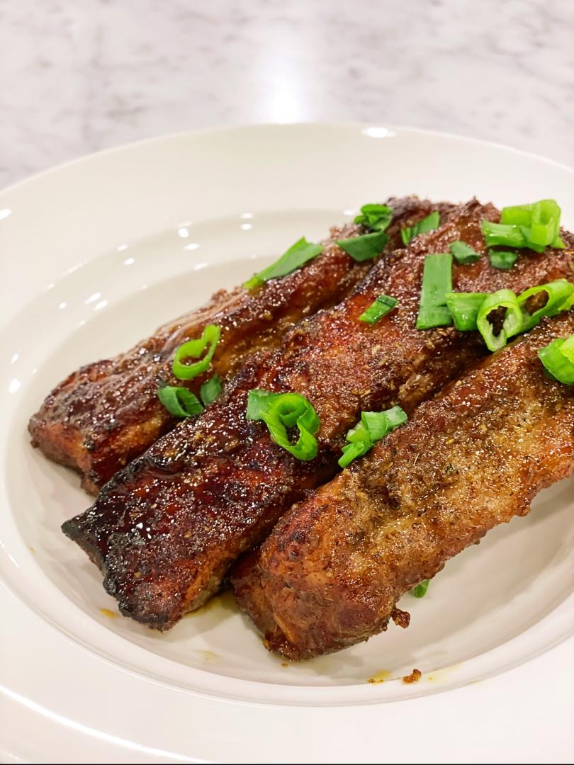 肉嫩汁美的香烤排骨