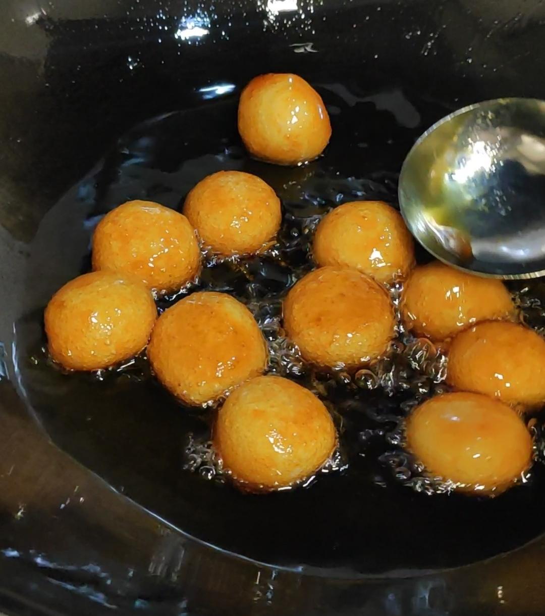 【糖油粑粑的做法步骤图,糖油粑粑怎么做好吃】cccici儿_下厨房