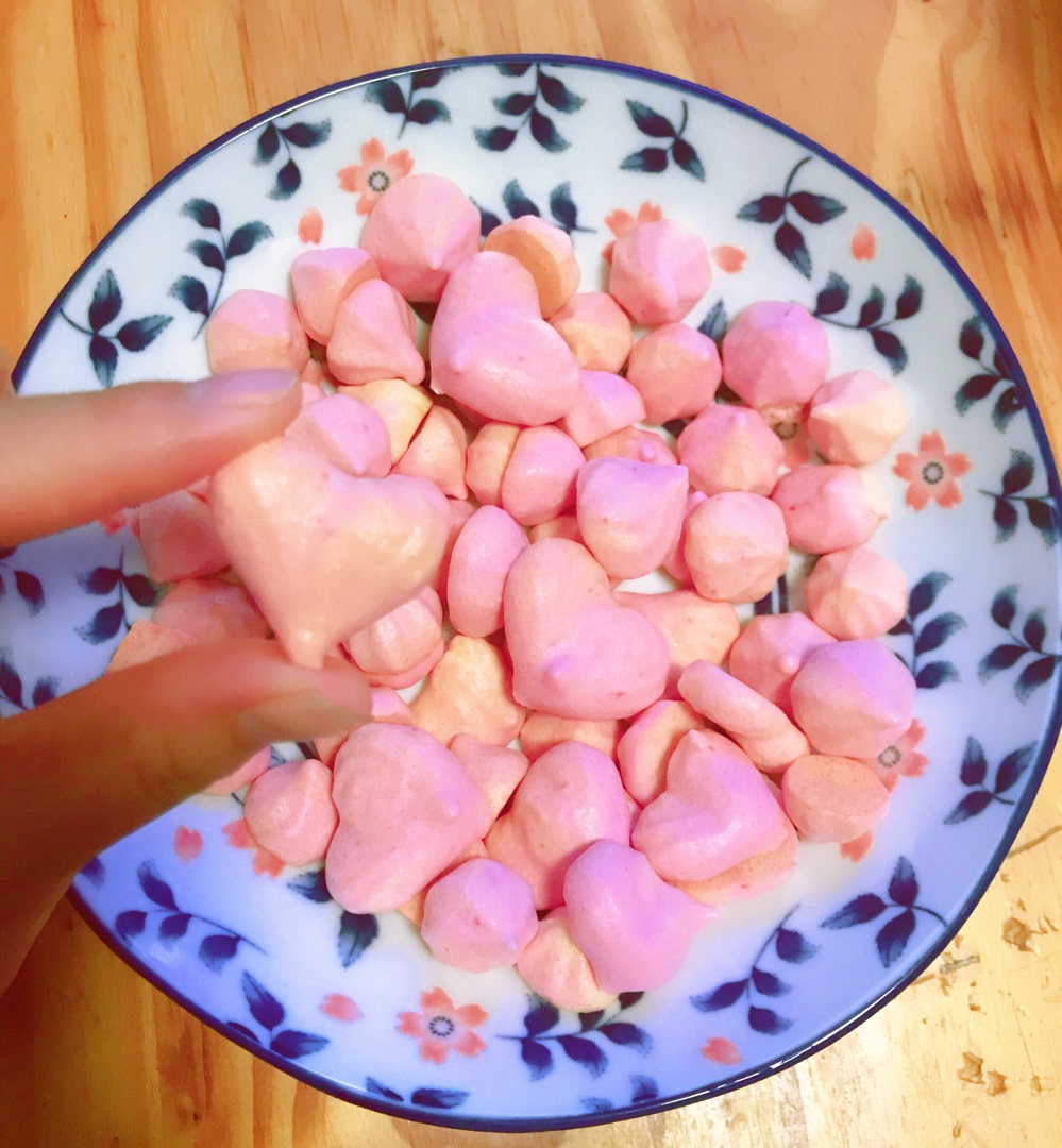 迷人的火龙果溶豆酸奶溶豆宝宝辅食