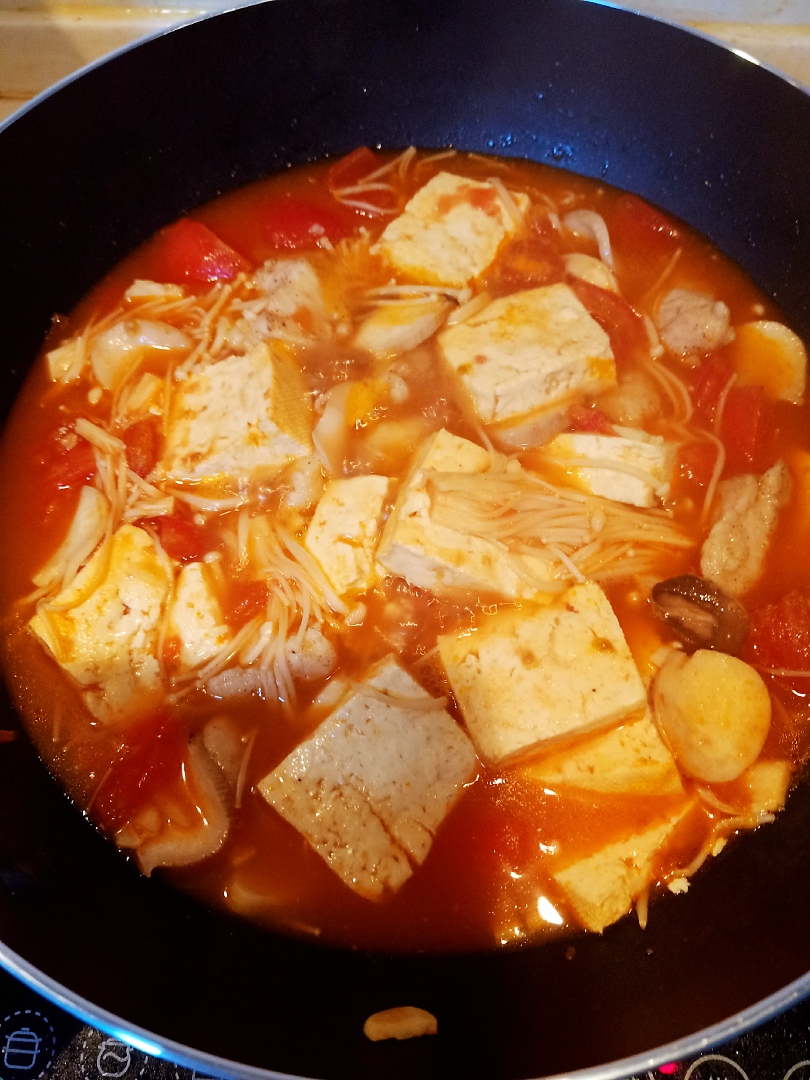 番茄🍅龙利鱼🐠豆腐煲，一锅就够一家人的做法