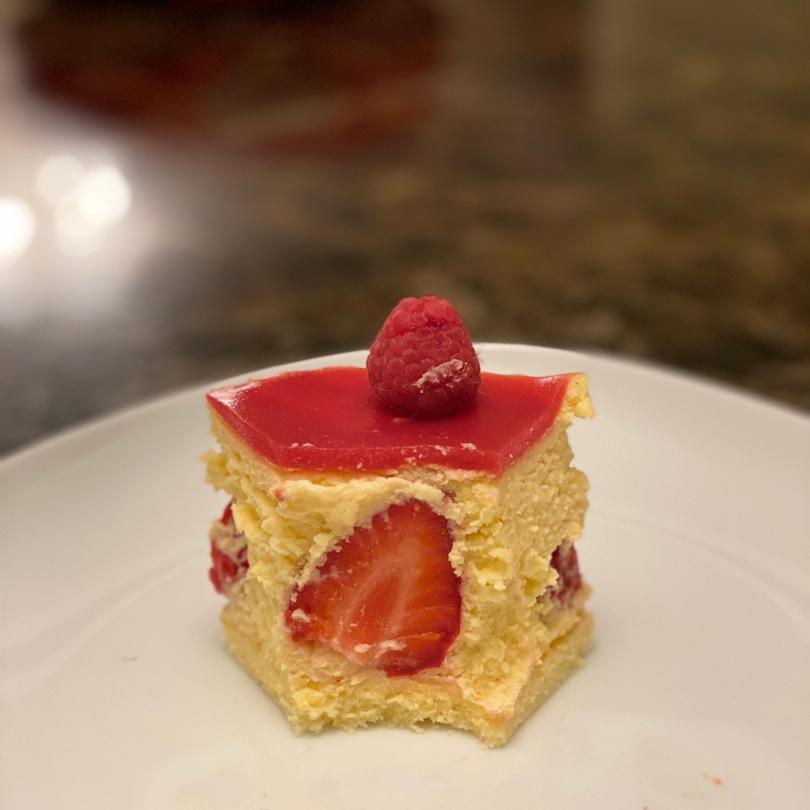 法式草莓蛋糕 不腻的穆斯林奶油［PH大师］Fraisier