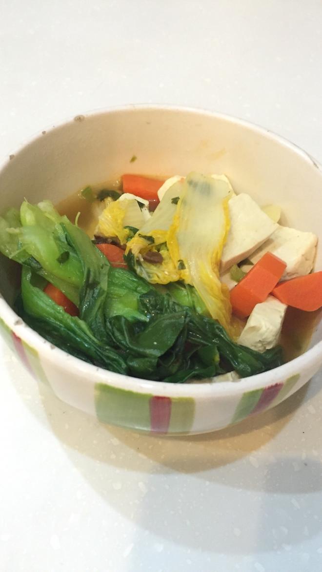轻晚餐：清炖豆腐蔬菜的做法
