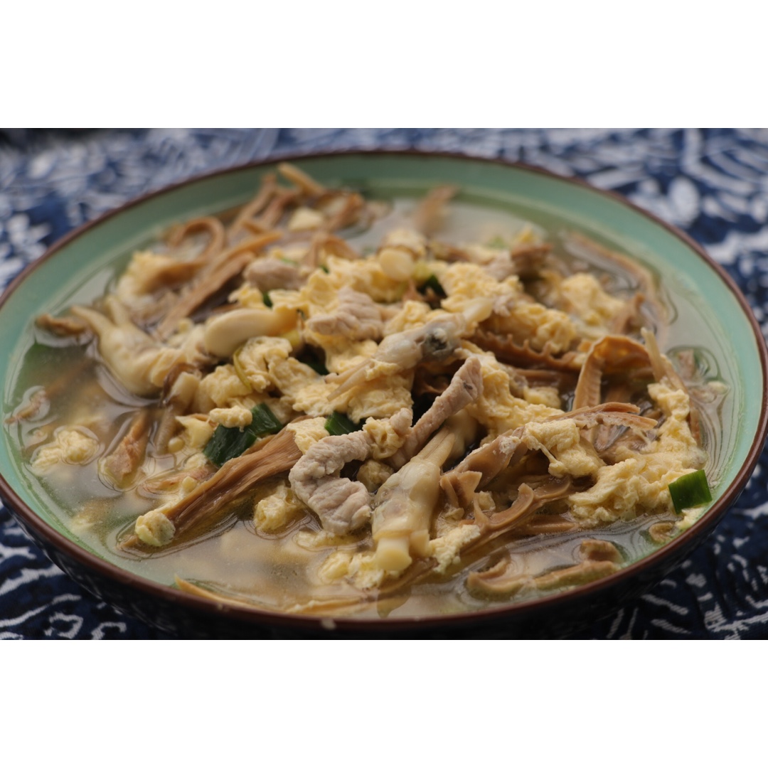 吴阿南分享作品晚餐612016年7月15日笋衣铺蛋,小时候招待客人的必备