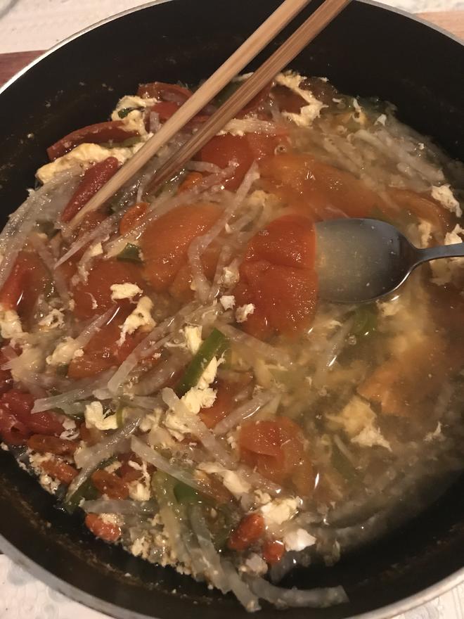 低卡无油番茄鸡蛋苤蓝丝汤的做法