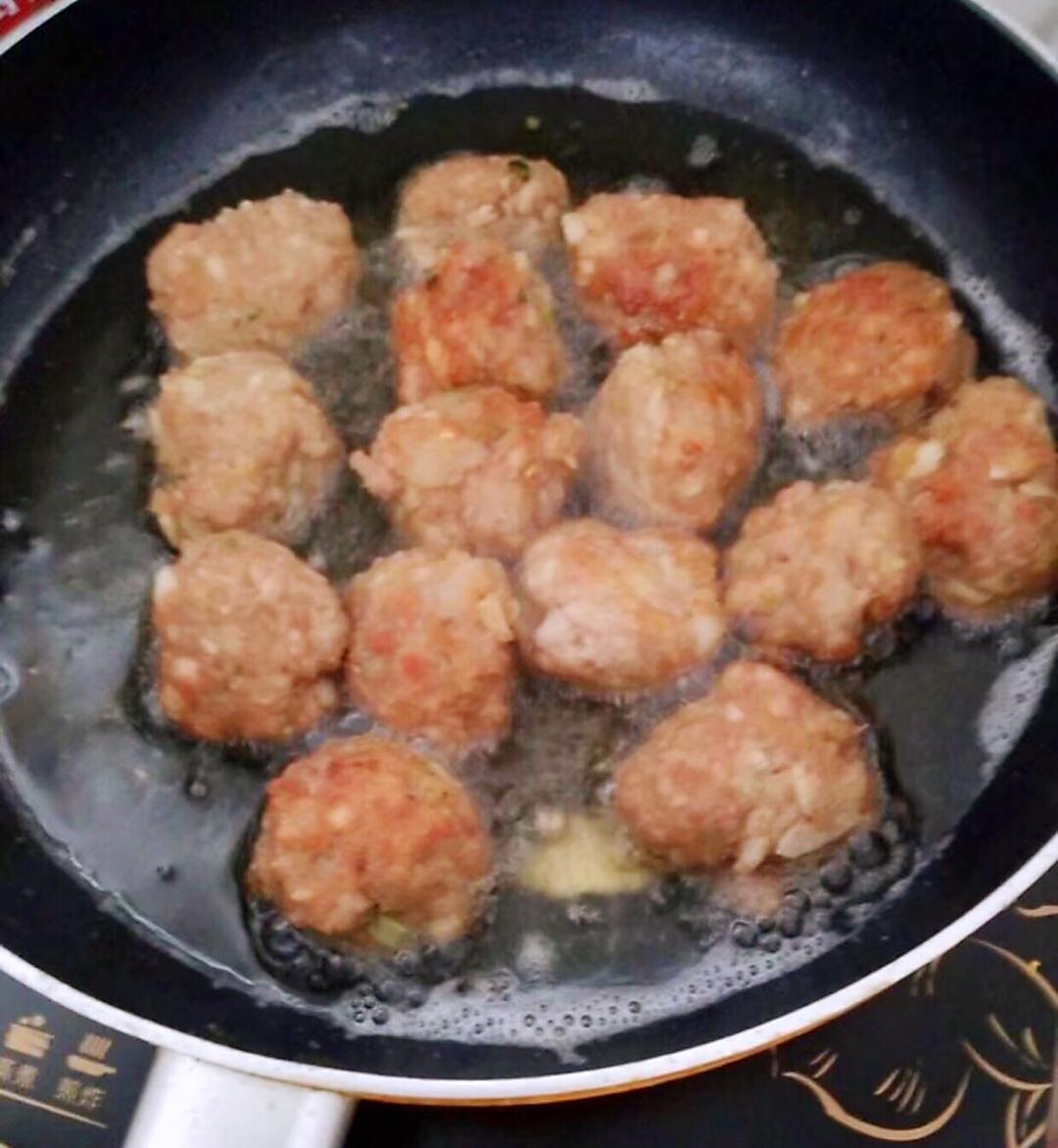 马蹄莲藕芹菜肉丸
