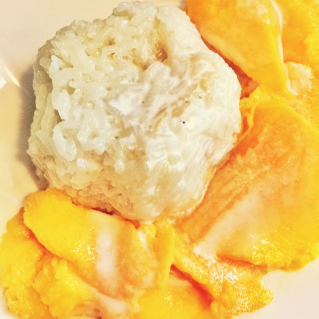 椰浆芒果糯米饭