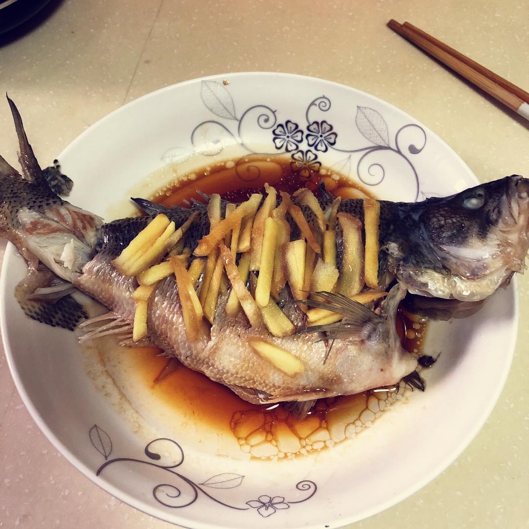 清蒸鲈鱼