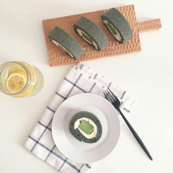 竹炭抹茶奶冻卷