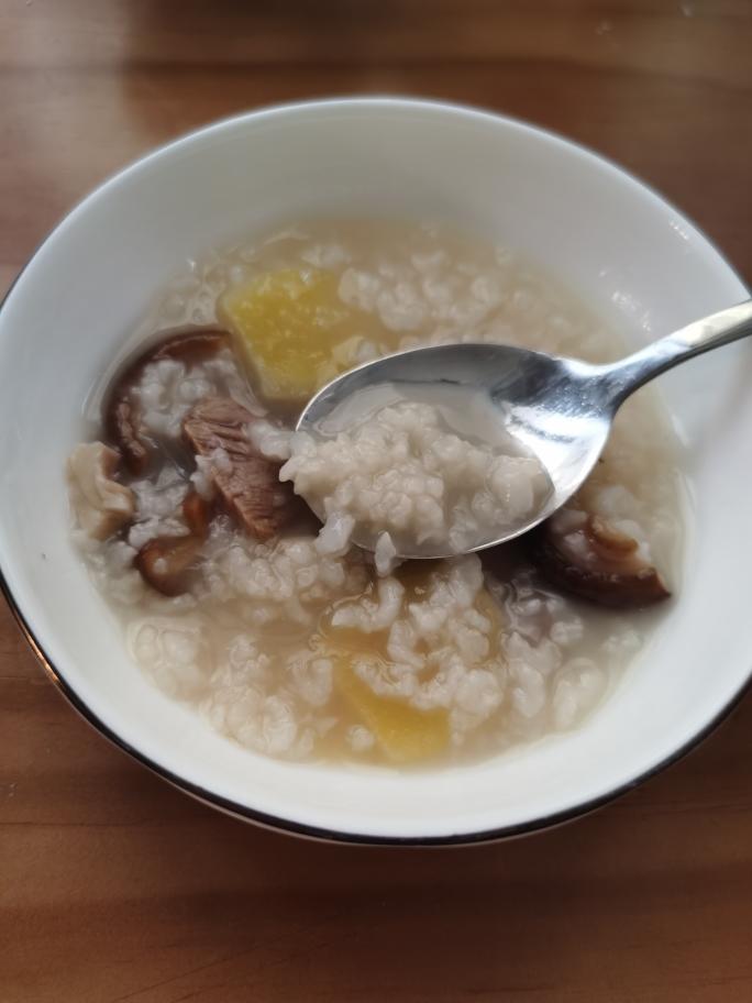 香菇熏肉粥