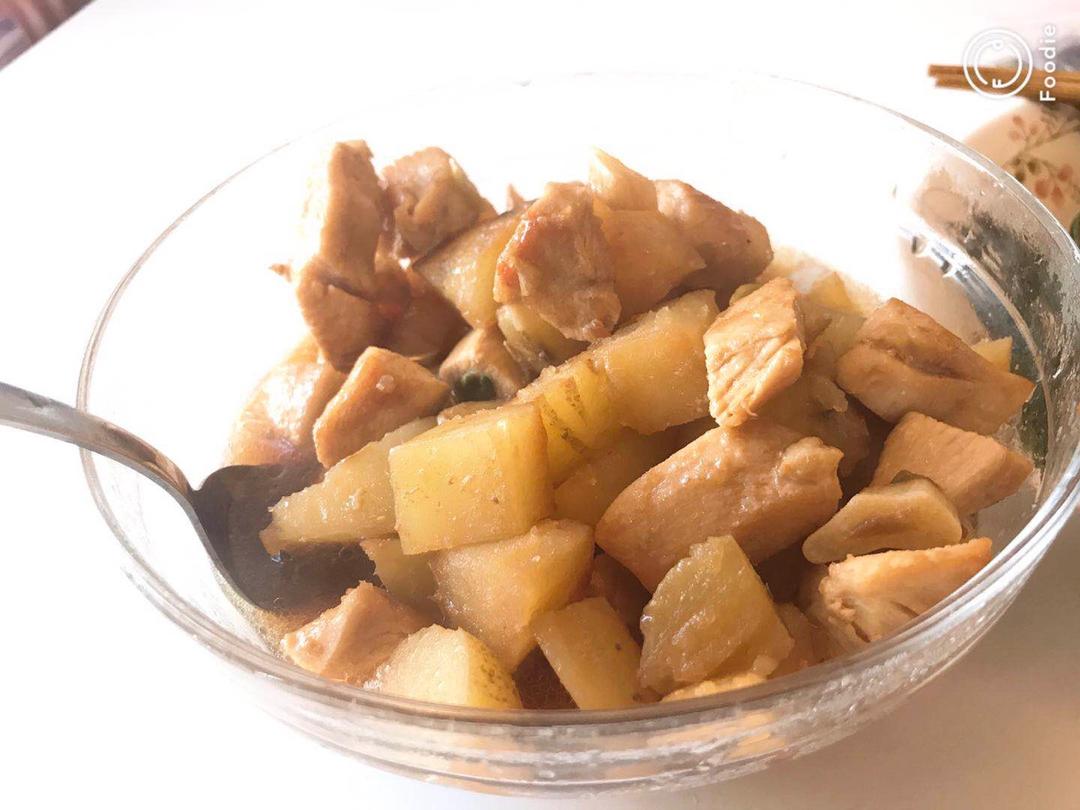 土豆炖鸡块