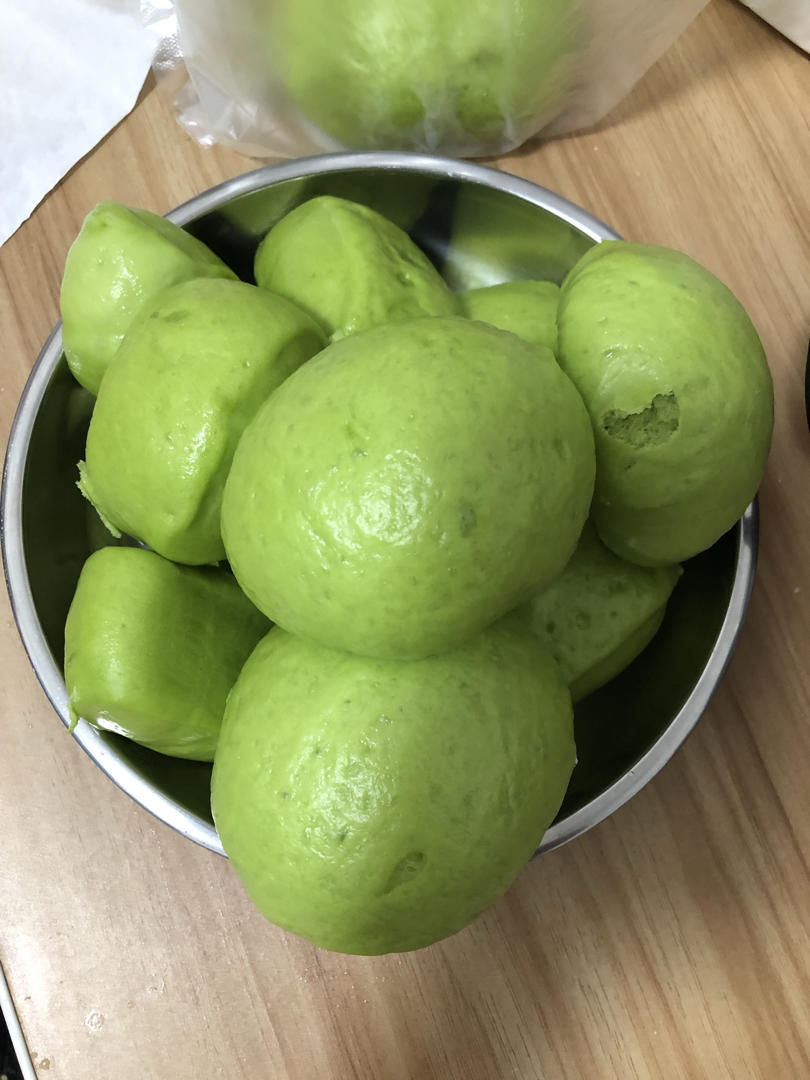 菠菜汁加了它 馒头颜色翠绿不变色 附细节视频详解