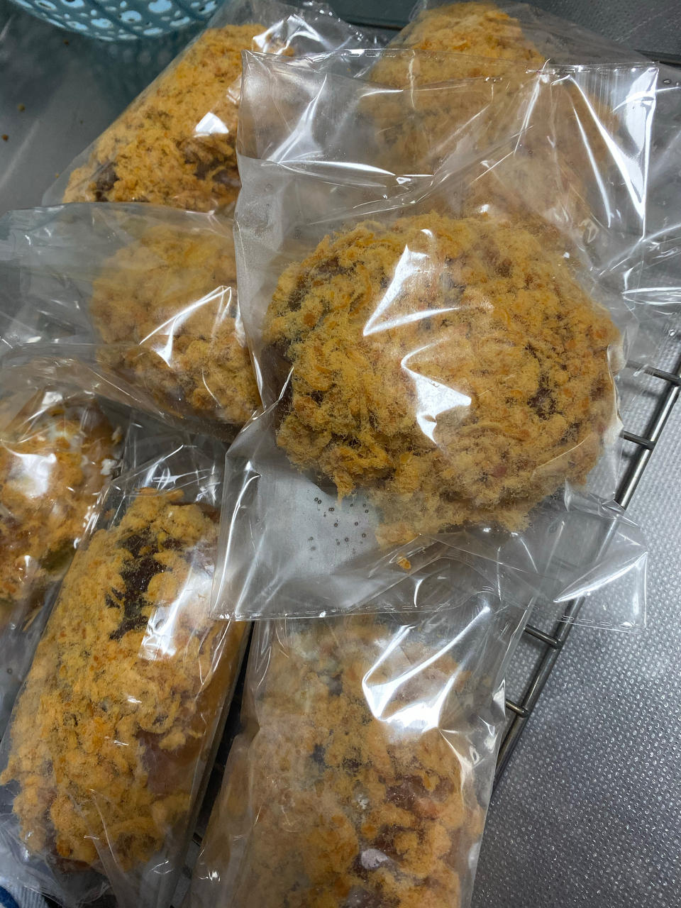 里松外松肉松面包