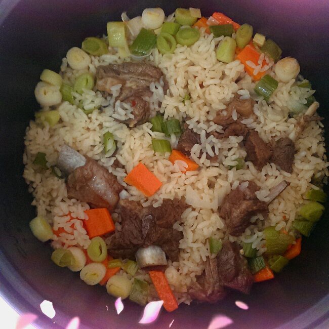 喷香排骨焖饭（爆好吃）
