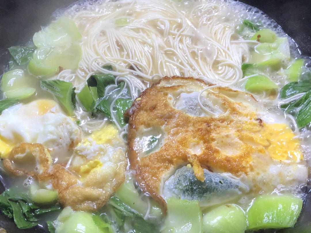 丝瓜鸡蛋面，清甜鲜美不油腻，面好吃面汤也好喝