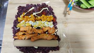 咬一口超满足的紫米饭团的做法 步骤5