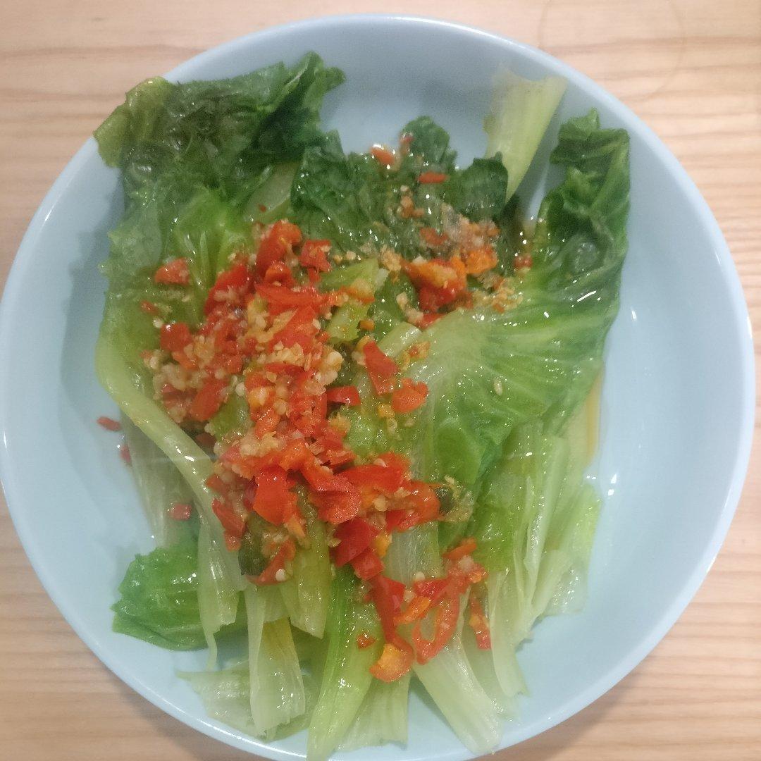 蒜蓉辣椒坚果拌生菜