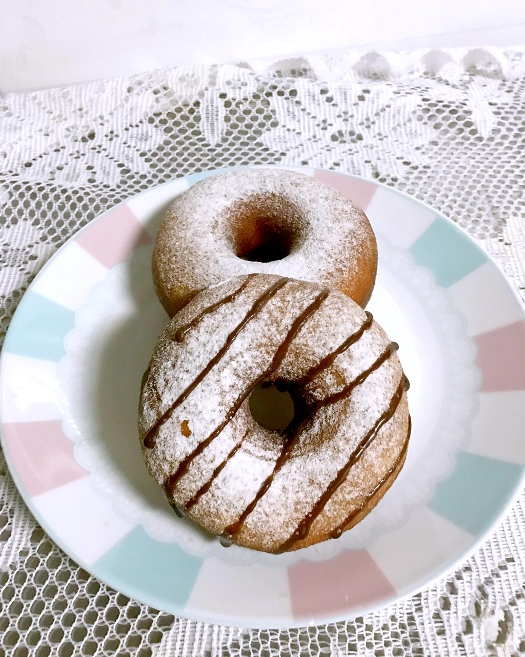 果酱甜甜圈