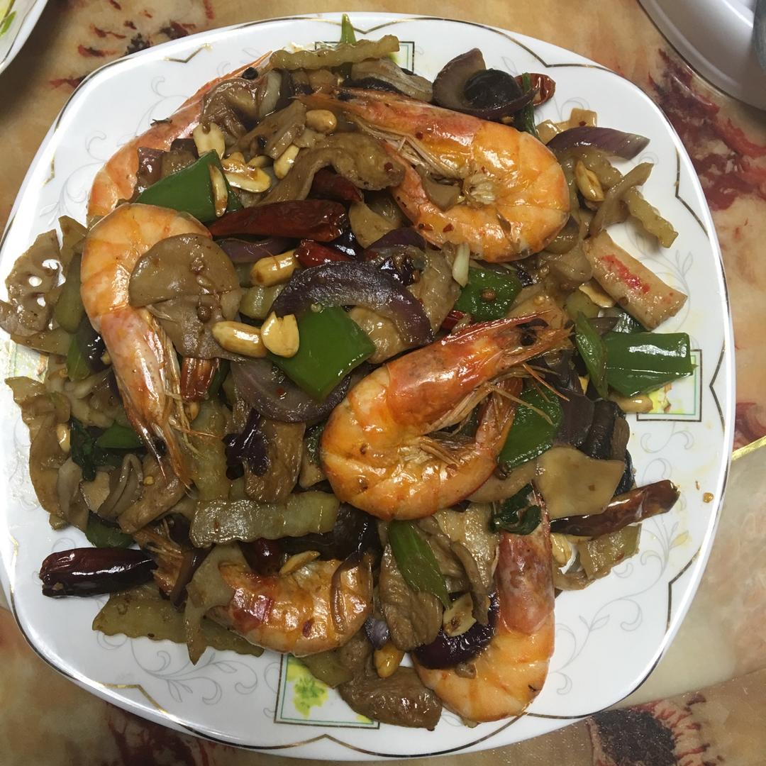 能瞬间引爆味蕾的【香辣干锅虾】