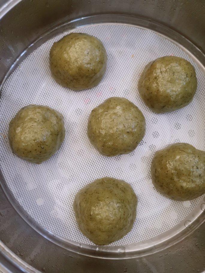 清明必吃的艾草青团