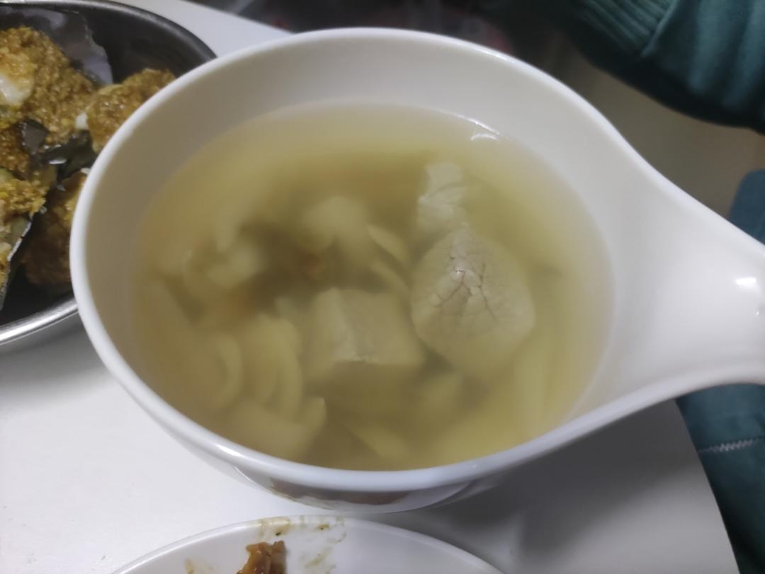广东炖盅炖汤2(二冬百合煲瘦肉)