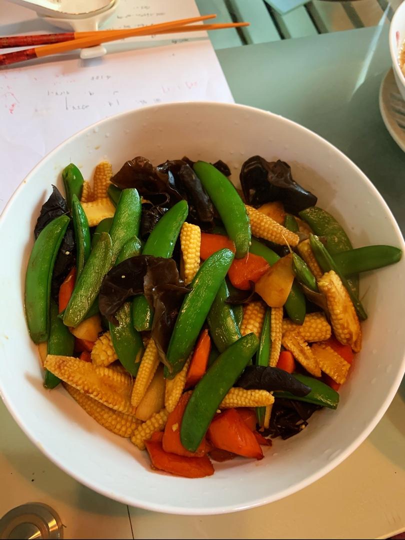 好吃不胖，缤纷玉米笋炒时蔬