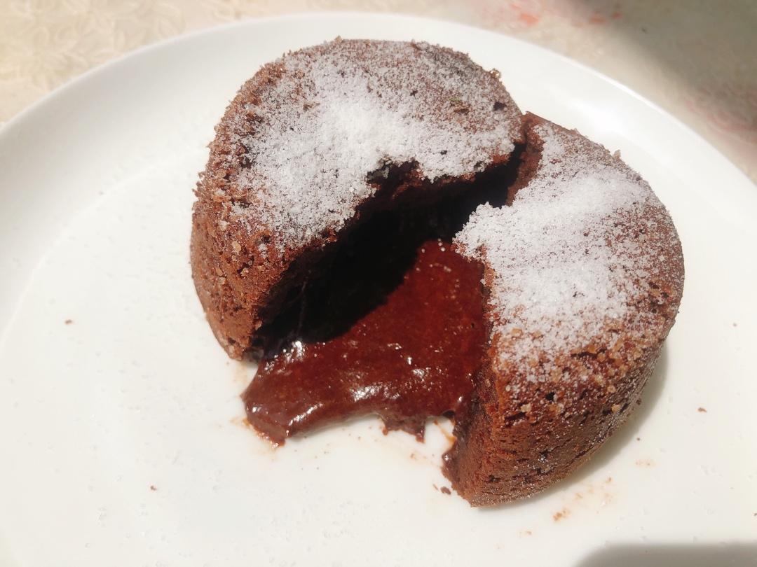 巧克力熔岩蛋糕(全图文超简单)