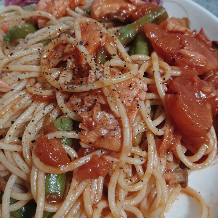 三文鱼番茄豆角意面