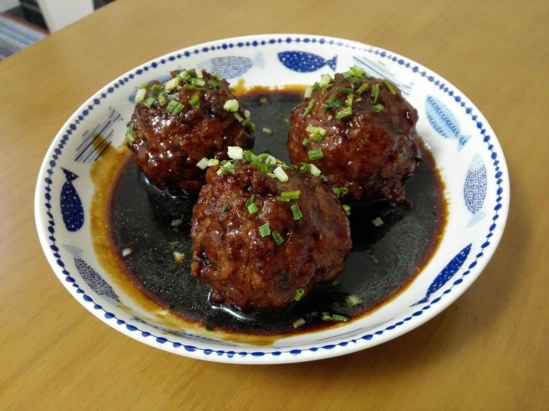 红烧狮子头