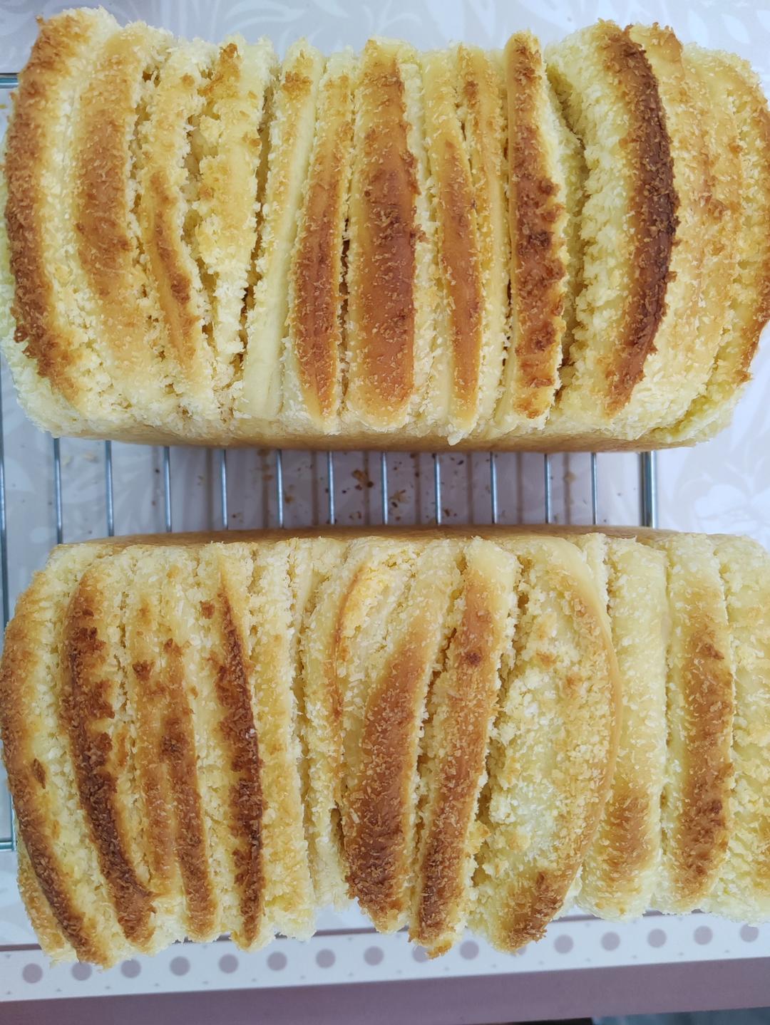 椰香满满的椰蓉土司~