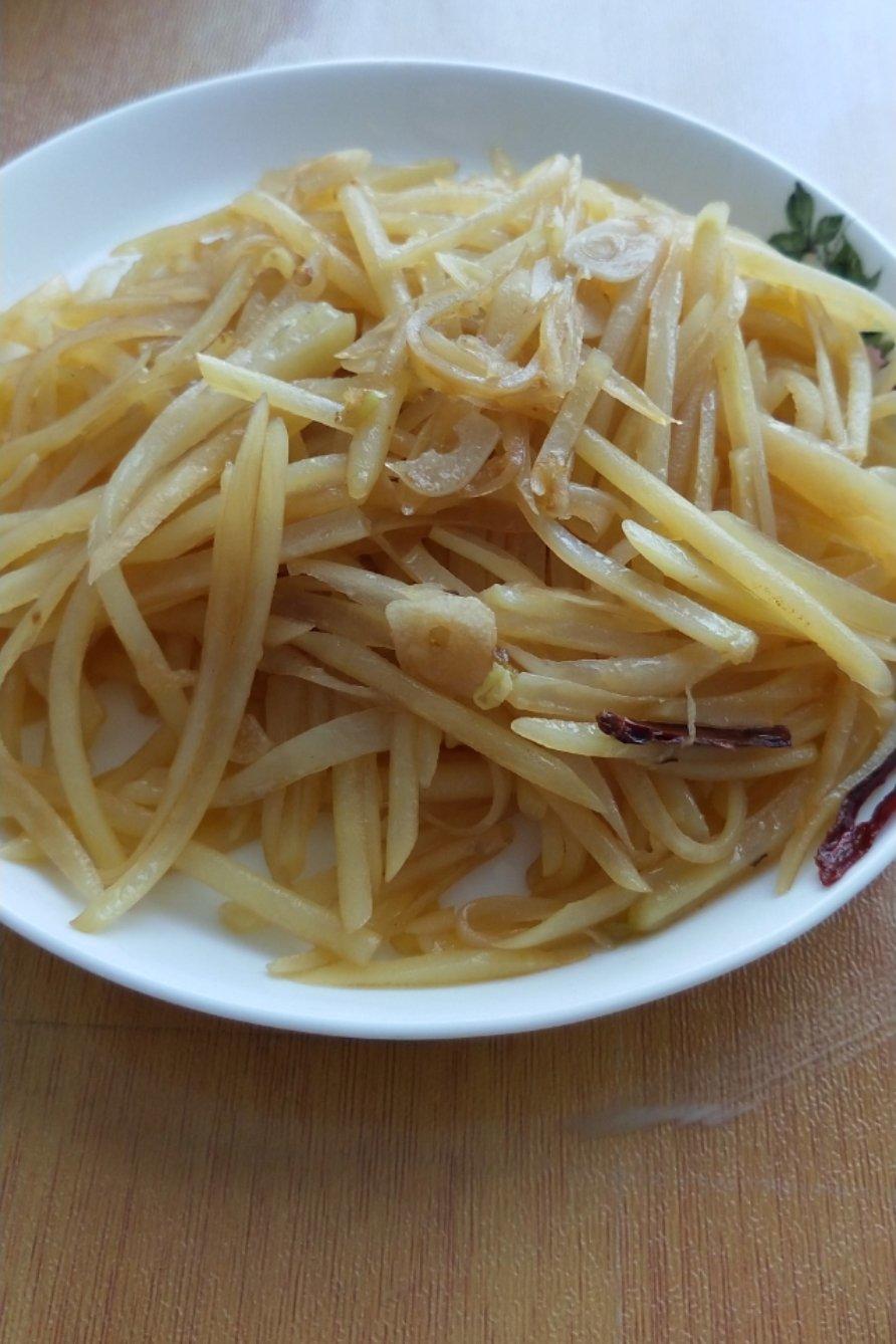 超级简单好吃的酸辣土豆丝