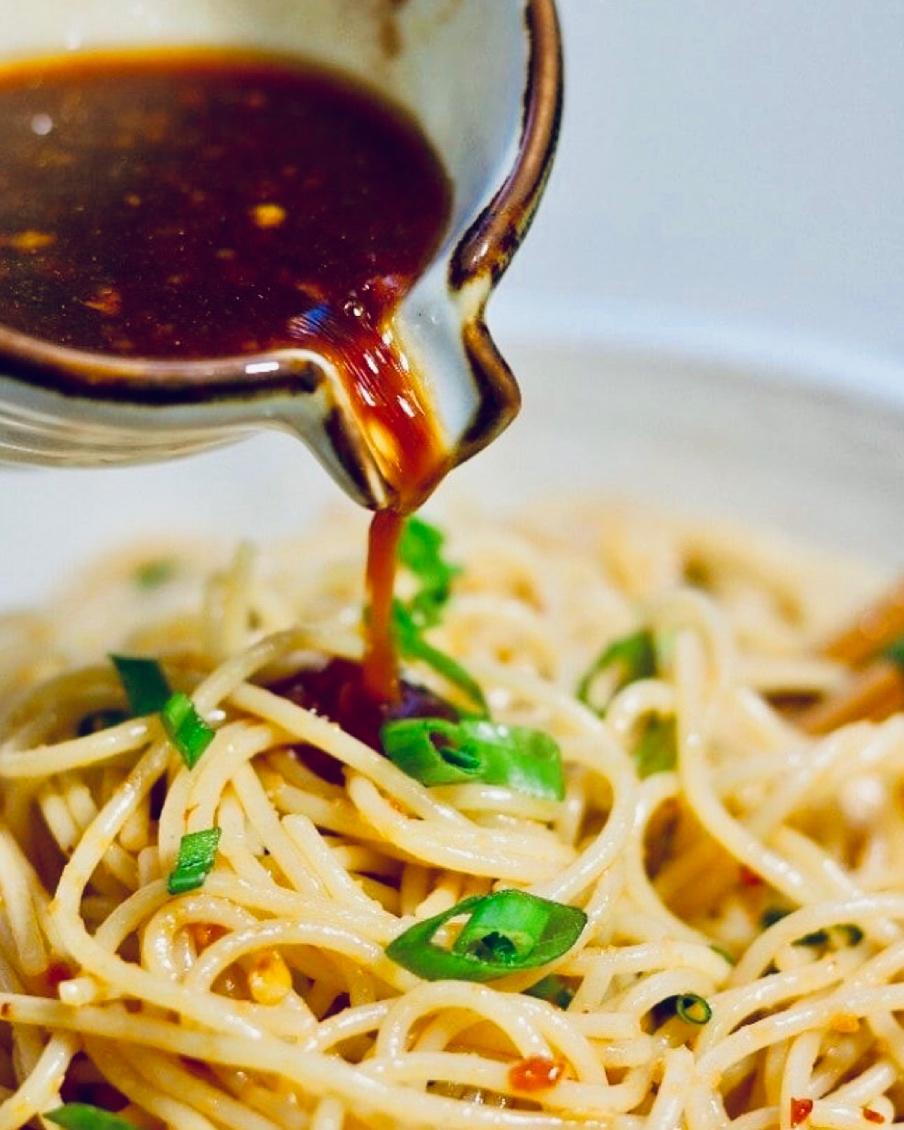 傻dogg做的港式葱油捞面