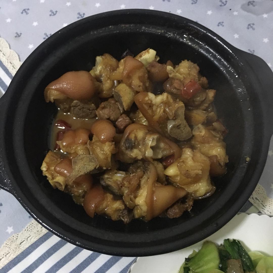 美味的家常菜：红烧猪蹄