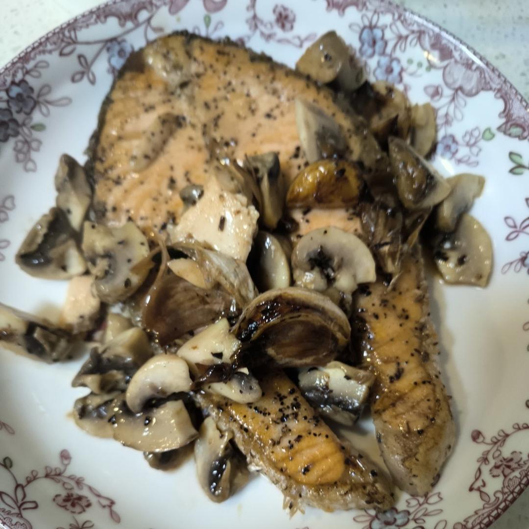 柠檬香煎三文鱼