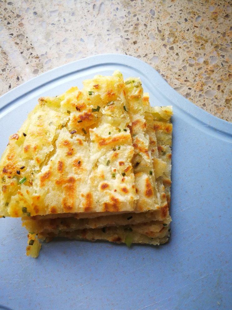 鸡蛋葱油饼                  （更新饼坯保存方法）