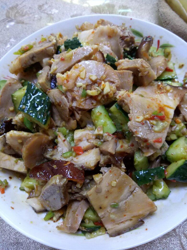凉拌猪肉皮