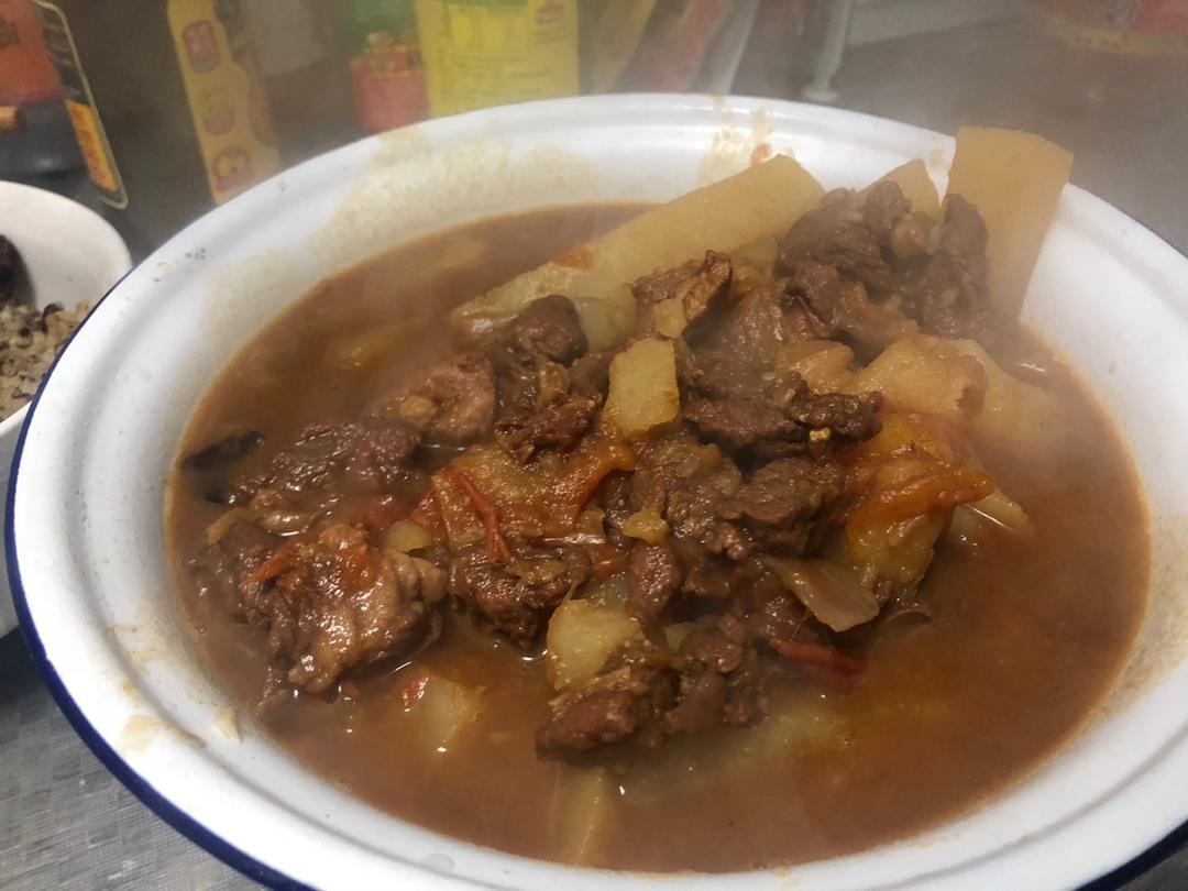 红烧牛肉土豆 （独家秘制）