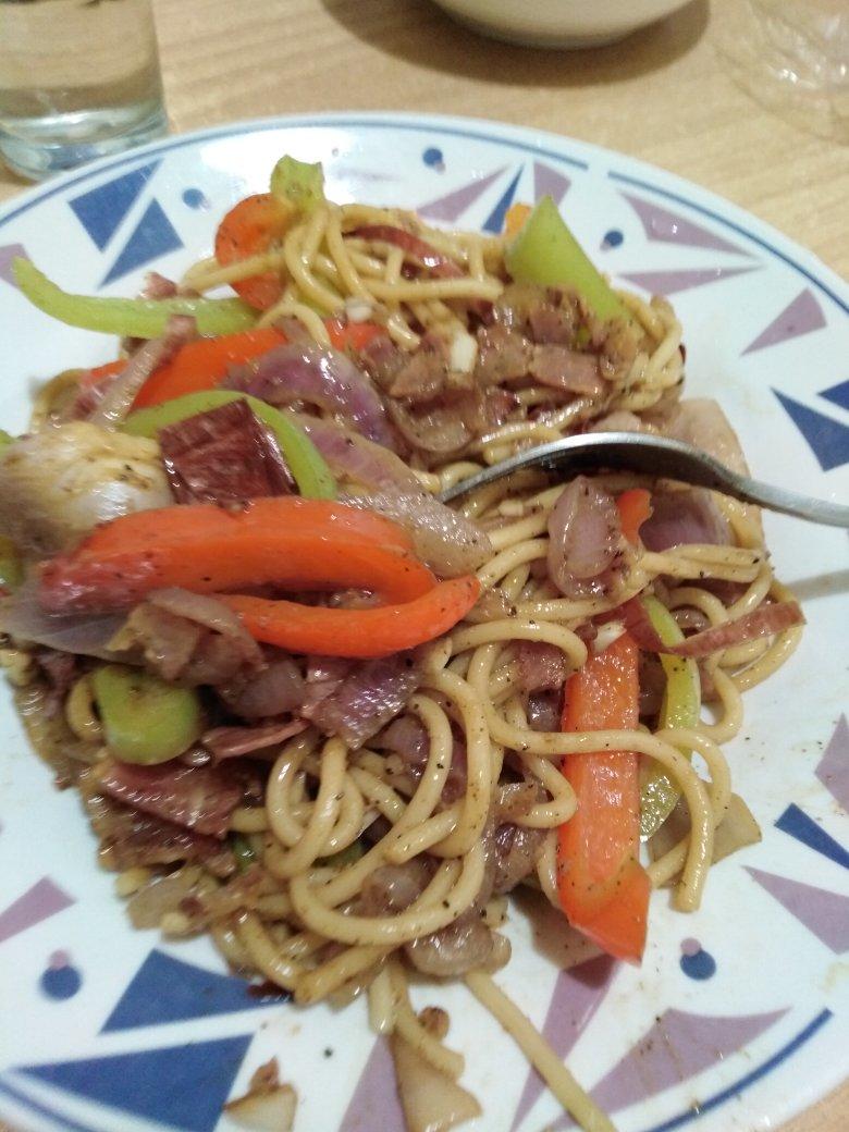 黑椒培根意面（附：自制黑胡椒酱做法）