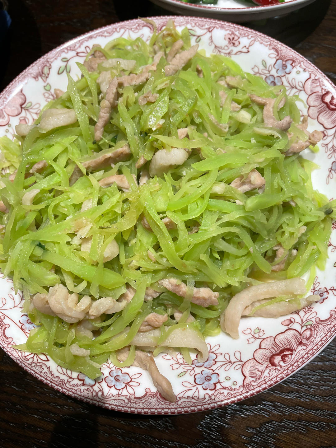 清爽解腻巨下饭的莴笋炒肉丝！
