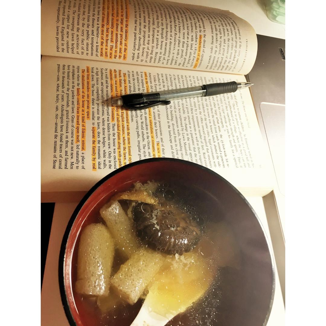 竹荪鸡汤