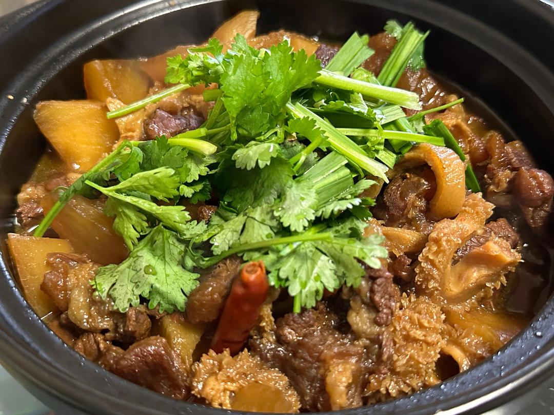 萝卜牛腩煲
