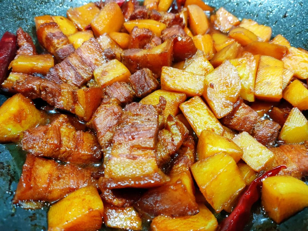 红烧肉炖土豆（丝毫不腻）