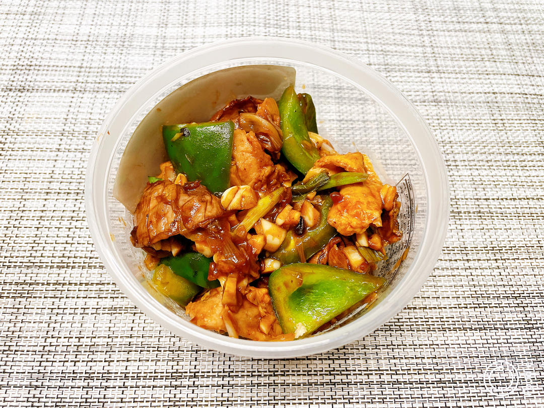 肉段烧茄子！东北菜的精髓：黢黑、稀neng、胶黏、齁咸、好吃