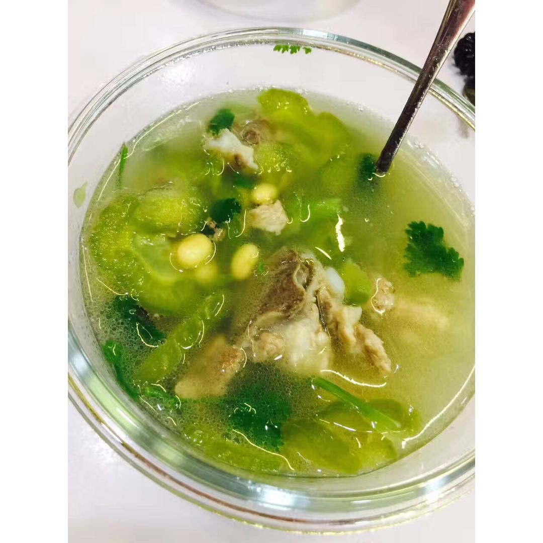 排骨苦瓜黄豆汤