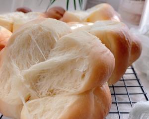 松软拉丝越嚼越香的鲜奶老面包的做法 步骤15