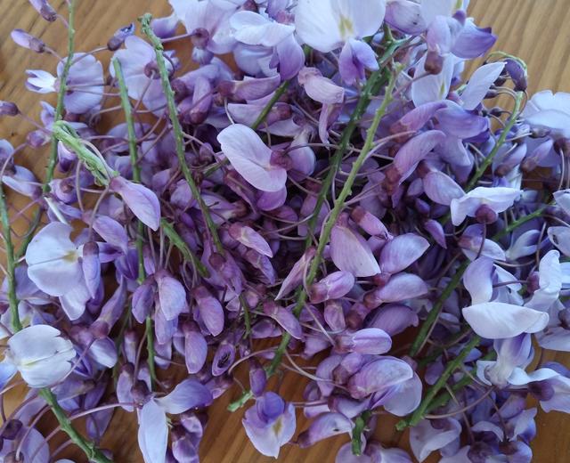 盐渍紫藤花                     用于做鲜花饼